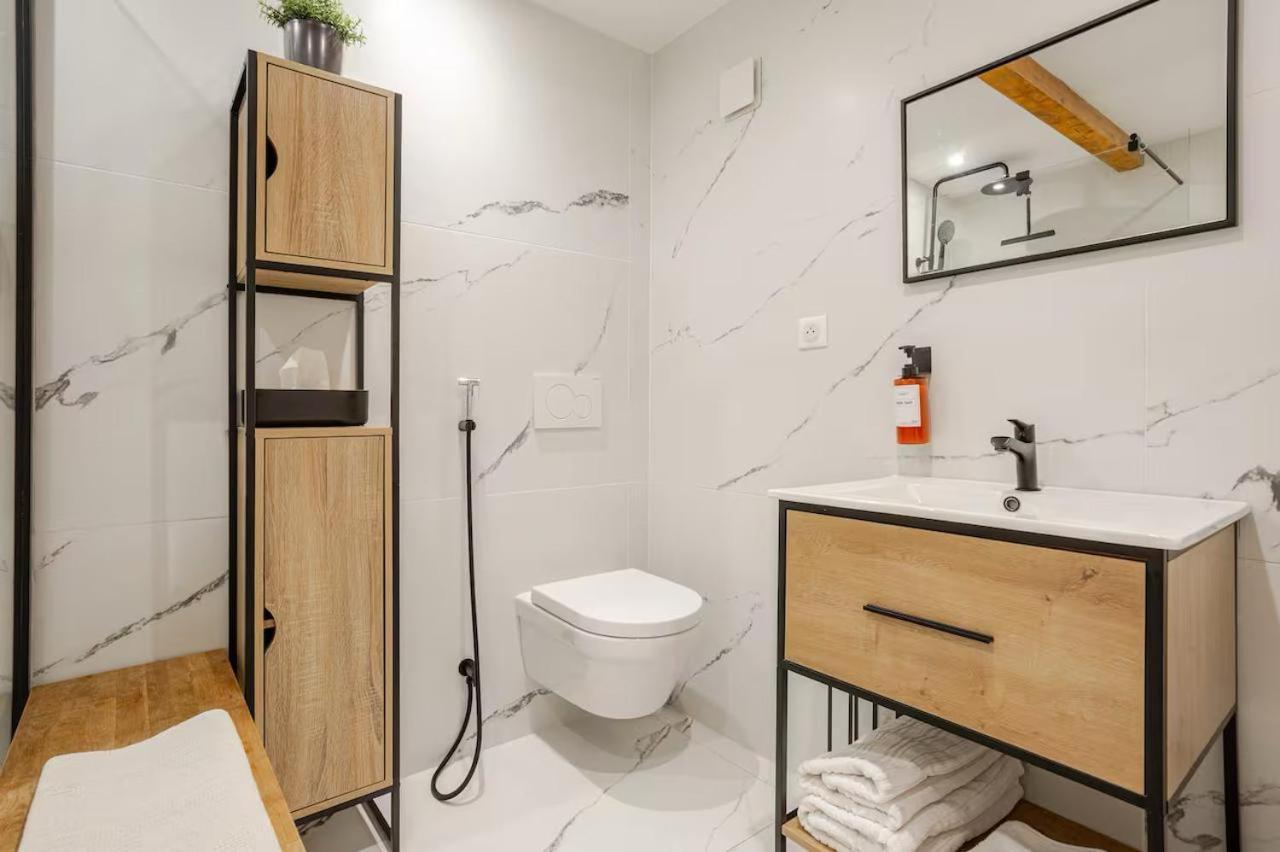 Guesthouse Les Maurins Saint-Sulpice-de-Faleyrens Esterno foto