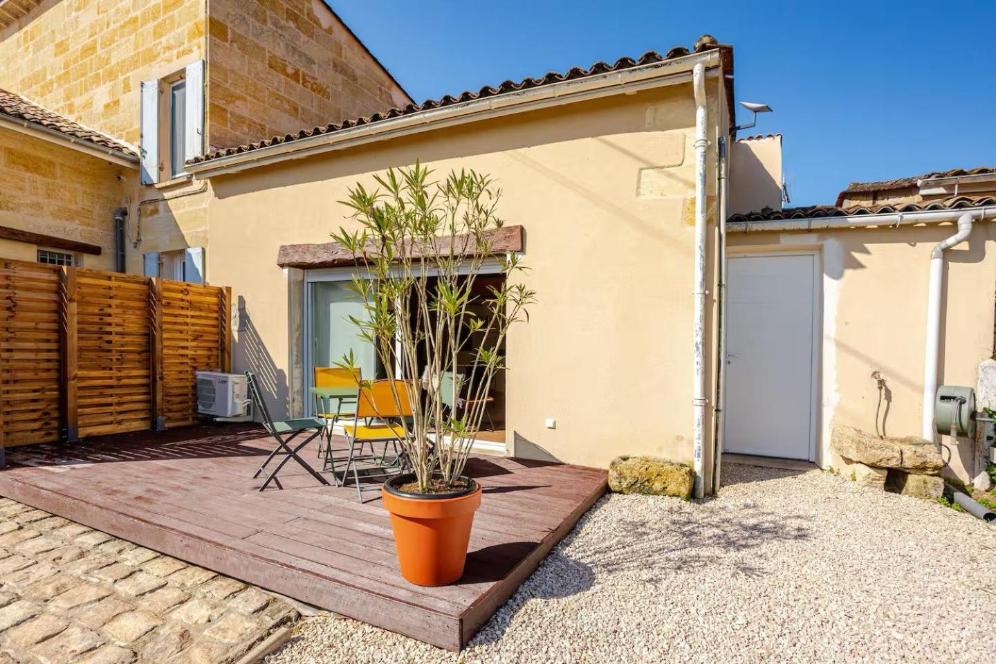 Guesthouse Les Maurins Saint-Sulpice-de-Faleyrens Esterno foto